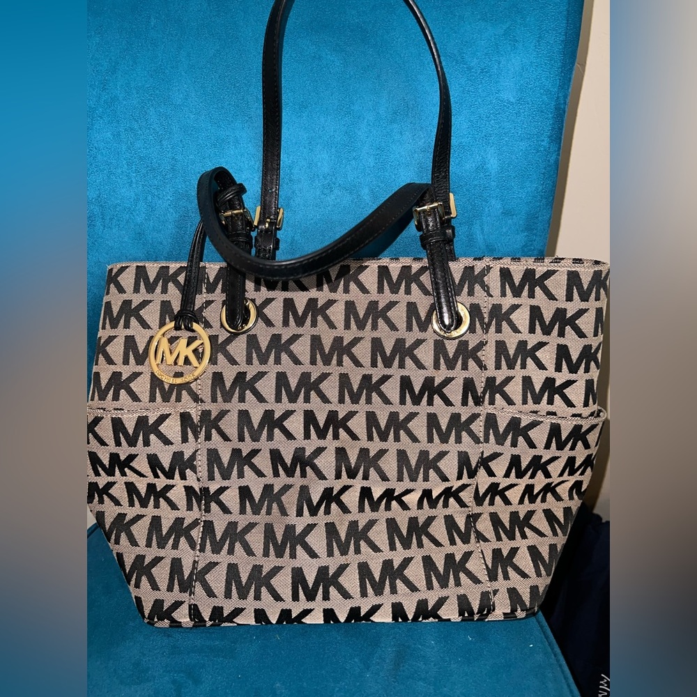 Michael Kors Signature Print Tote Bag